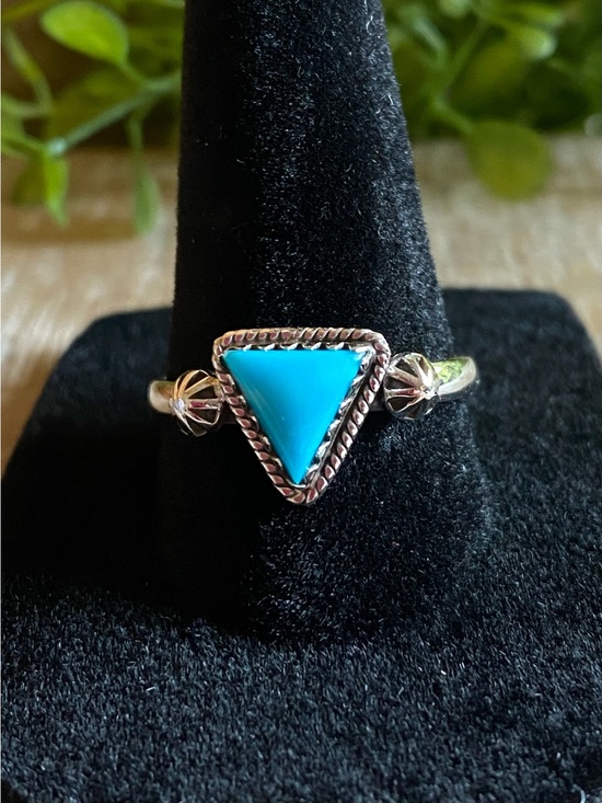 Jewelry - R50 Kingman Turquoise triangle sterling silver ring | size: 9